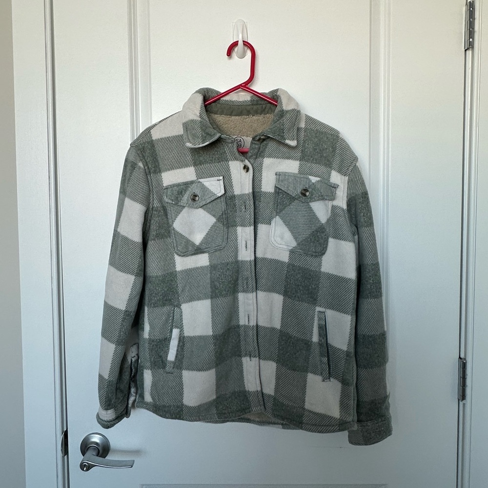 SAGE Collective Women's Plush Shirt Jacket size small